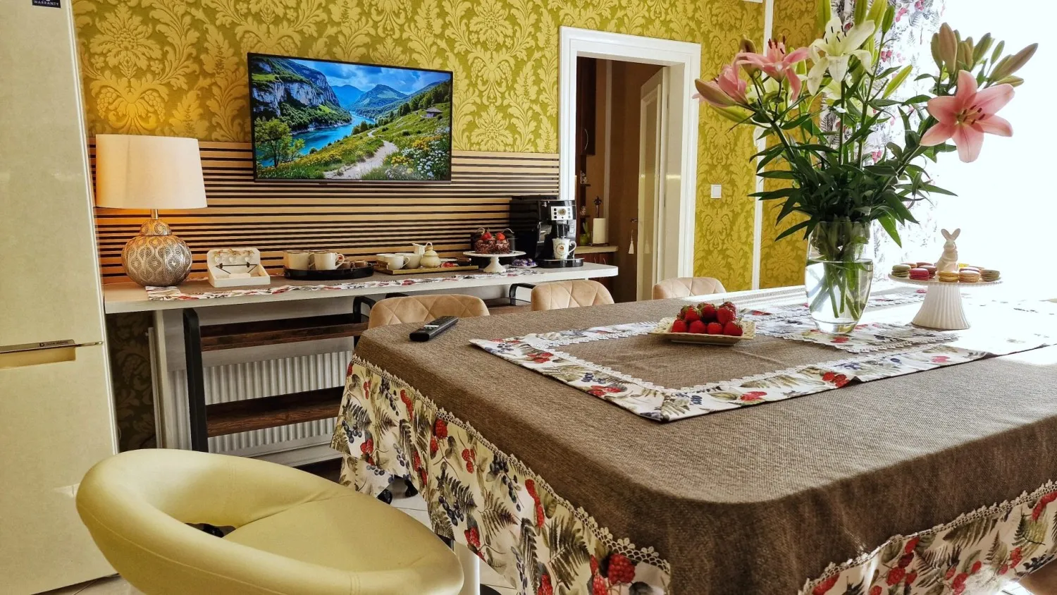 Elegancka kuchnia w Rezydencji Florina z basenem i jacuzzi